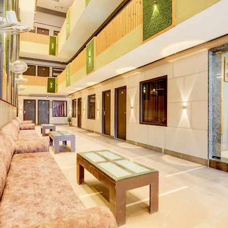 Super Townhouse Haibowal Chowk Ludhiana Esterno foto