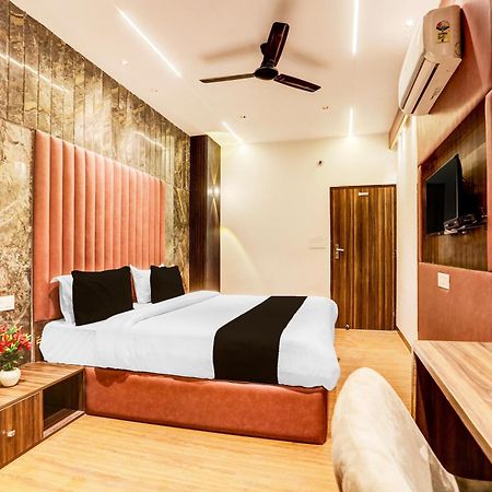 Super Townhouse Haibowal Chowk Ludhiana Esterno foto