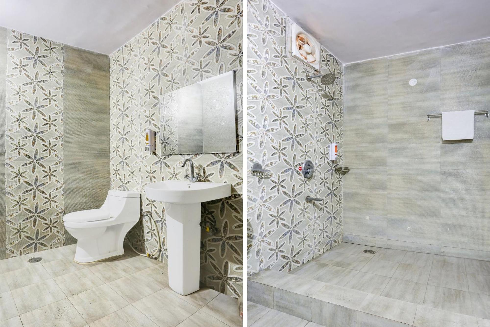 Super Townhouse Haibowal Chowk Ludhiana Esterno foto