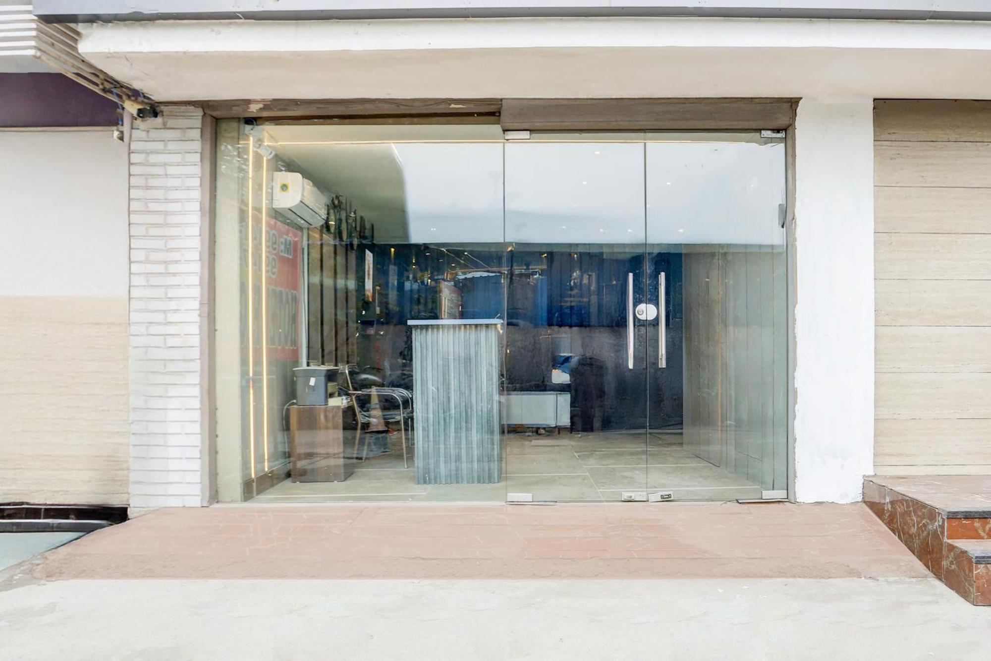 Super Townhouse Haibowal Chowk Ludhiana Esterno foto