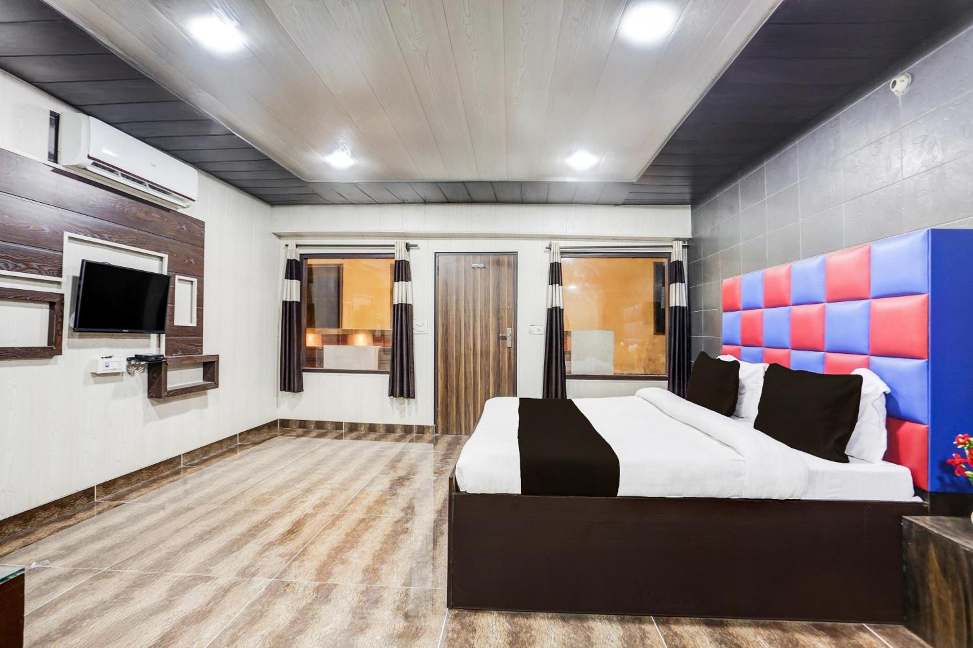 Super Townhouse Haibowal Chowk Ludhiana Esterno foto