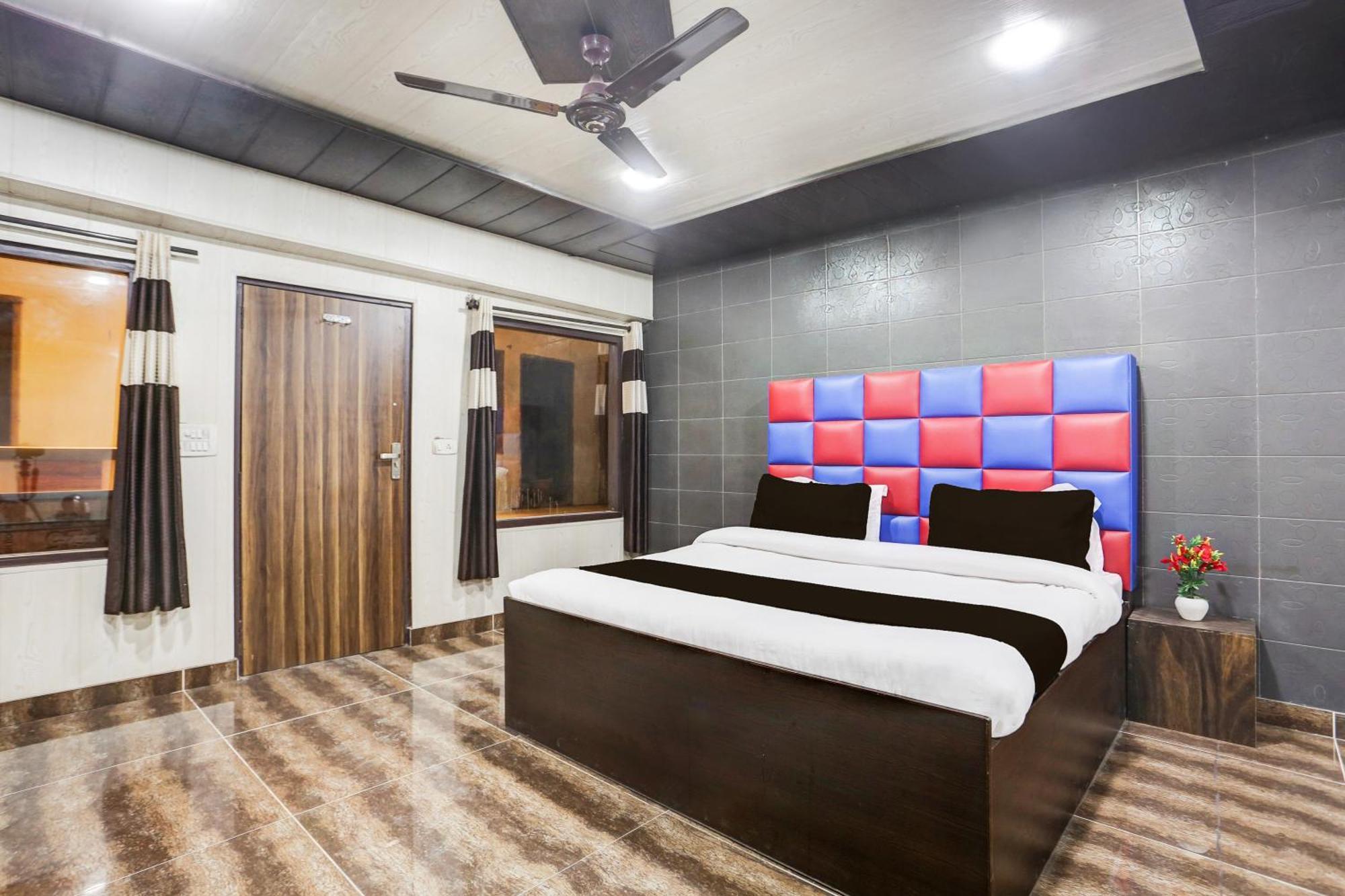 Super Townhouse Haibowal Chowk Ludhiana Esterno foto